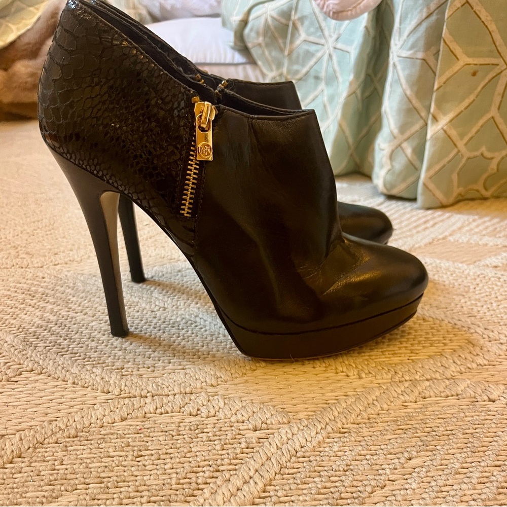 MICHAEL Michael Kors Black Ankle Booties
